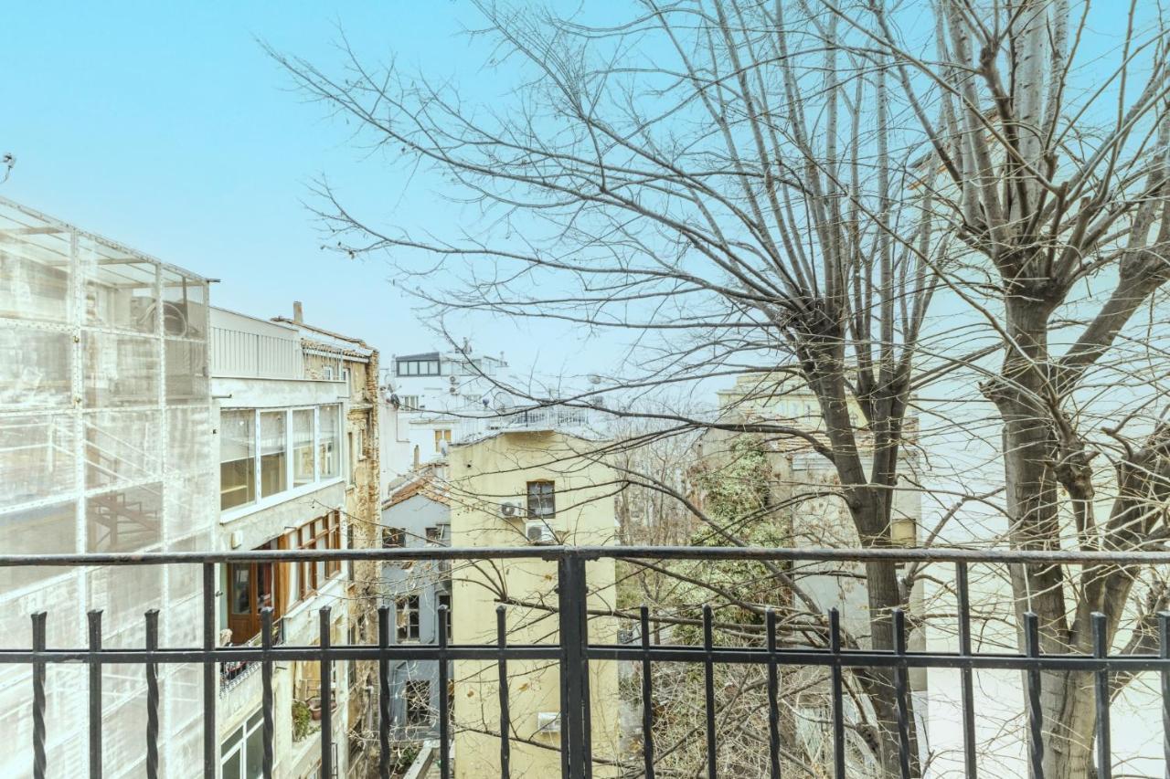 Flat With Balcony And Bosphorus View In Beyoglu Διαμέρισμα Κωνσταντινούπολη Εξωτερικό φωτογραφία