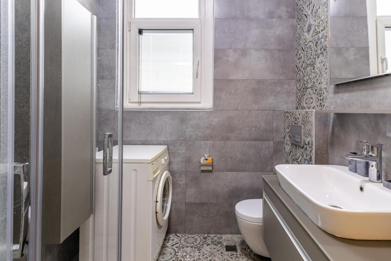 Flat With Balcony And Bosphorus View In Beyoglu Διαμέρισμα Κωνσταντινούπολη Εξωτερικό φωτογραφία